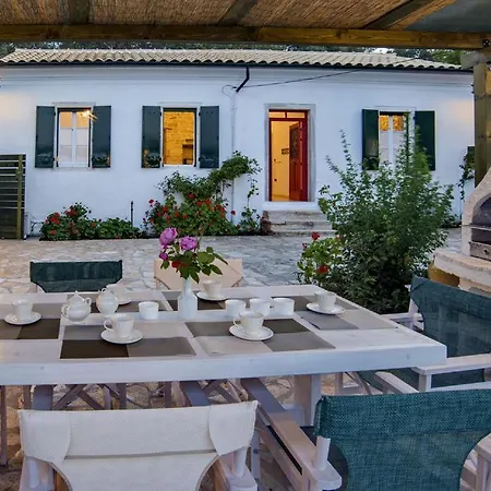 Eleonas Case de vacanță