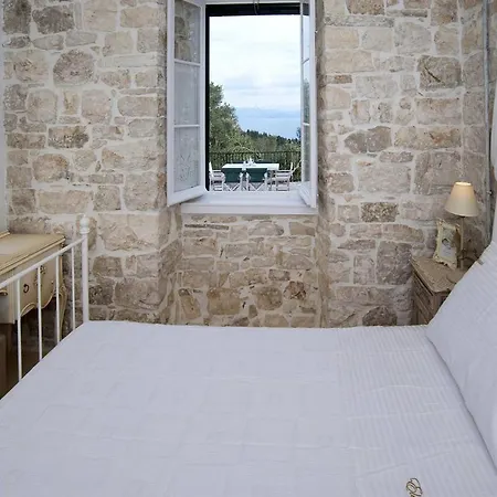 Eleonas Case de vacanță